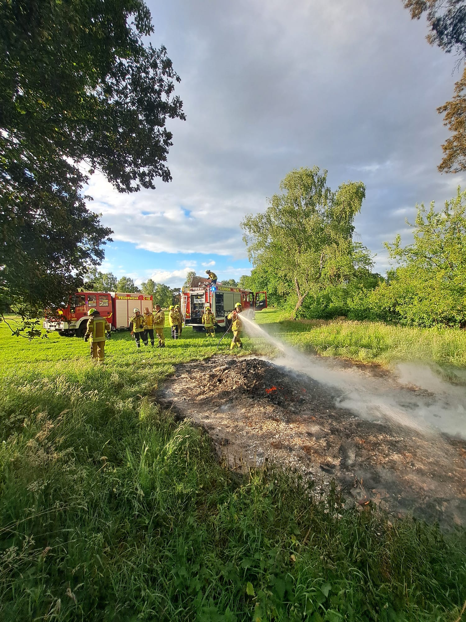 Einsatz%202025-05-28%20Brennt%20Unrat%20Wildsiek